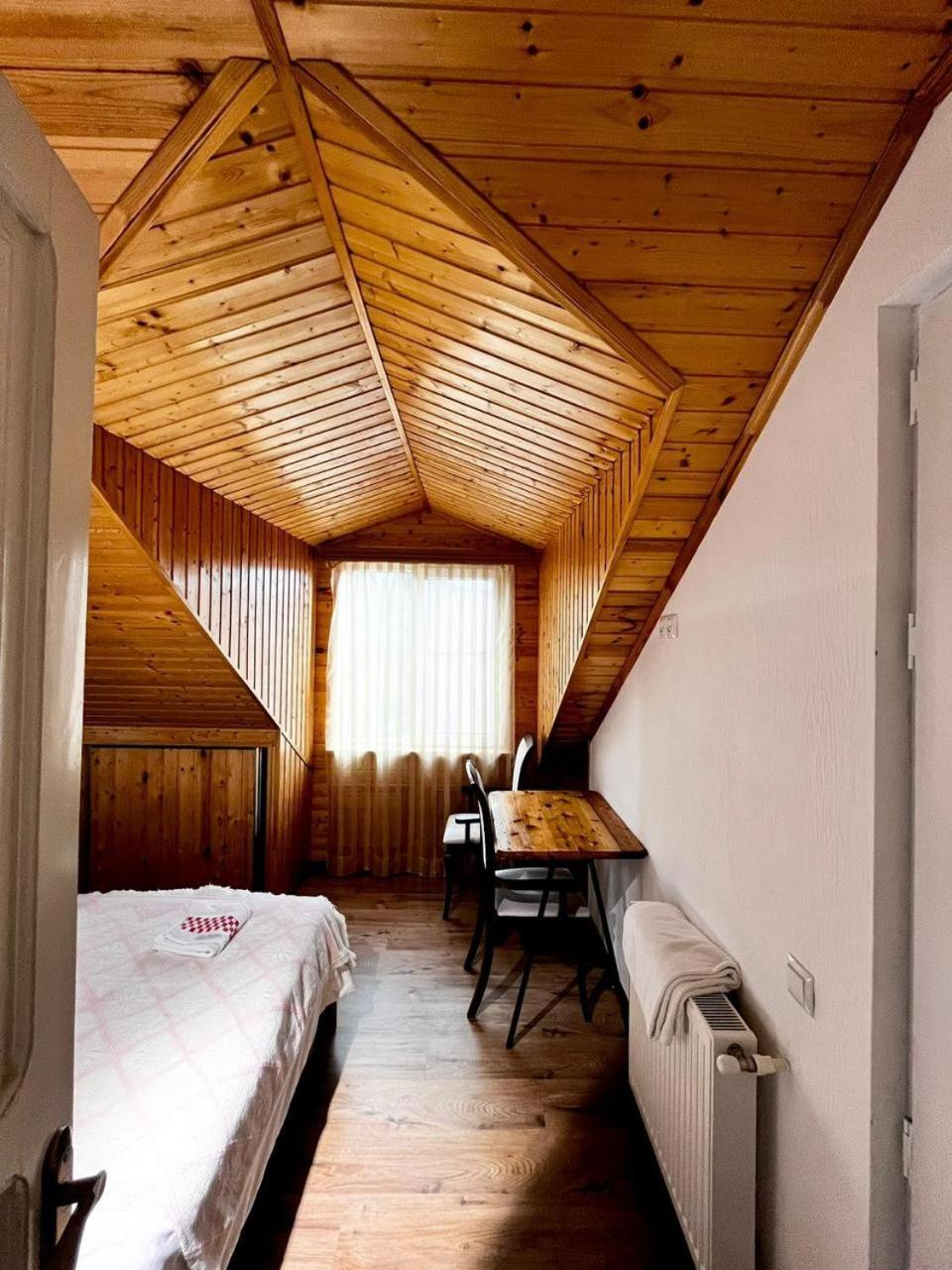 Nino & Irodi'S Guest House Kutaisi Eksteriør bilde
