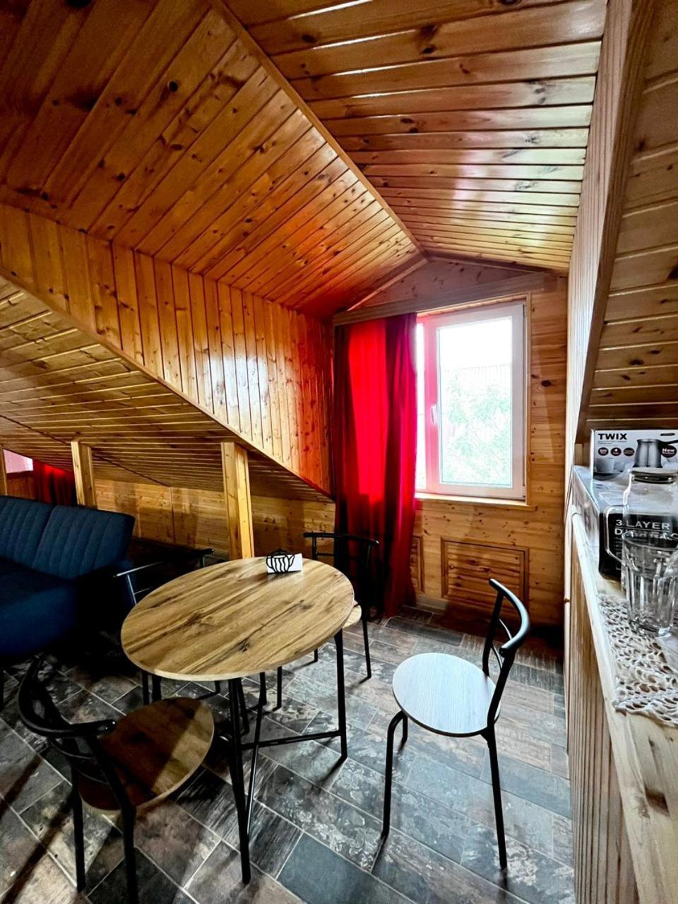 Nino & Irodi'S Guest House Kutaisi Eksteriør bilde