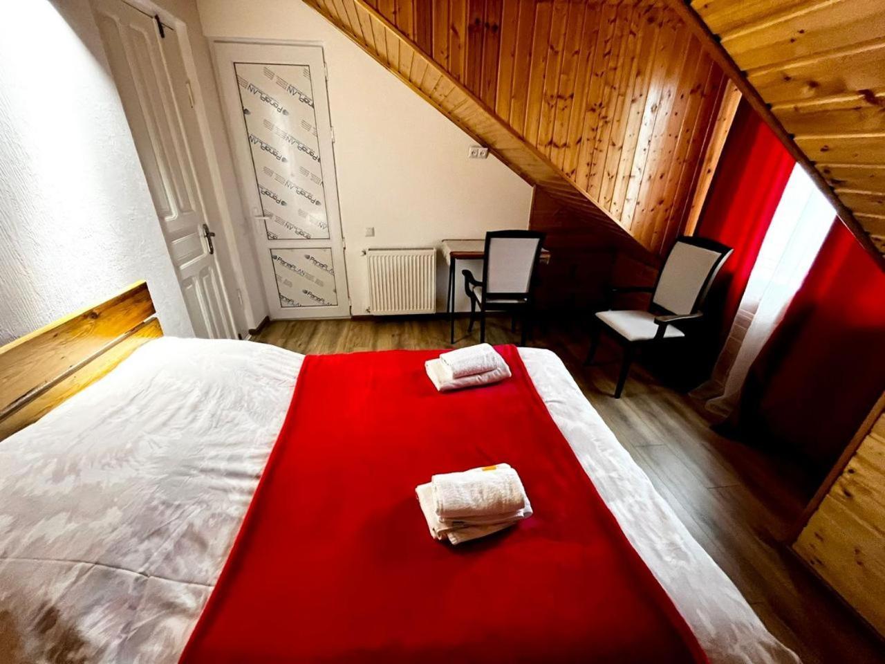 Nino & Irodi'S Guest House Kutaisi Eksteriør bilde