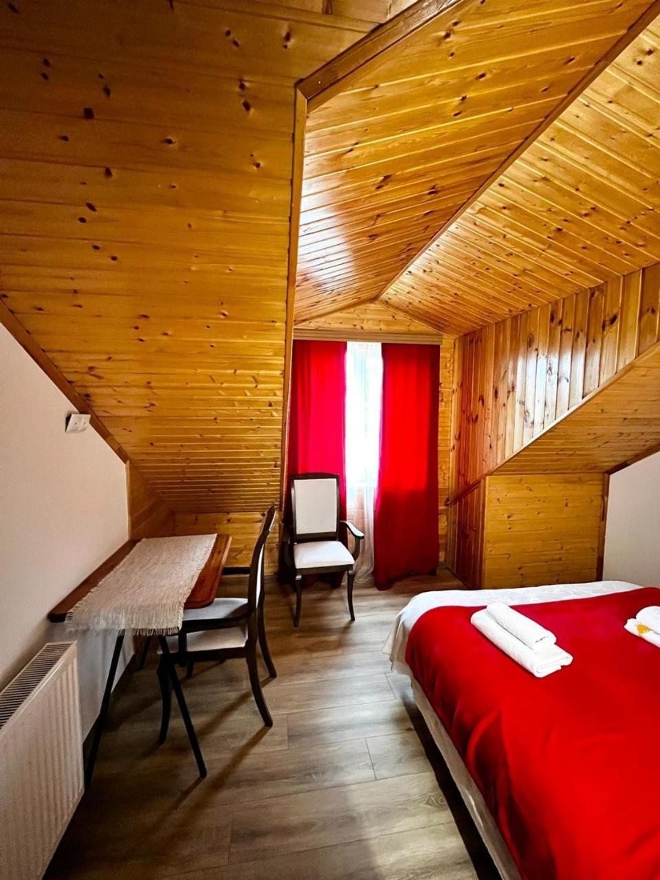 Nino & Irodi'S Guest House Kutaisi Eksteriør bilde