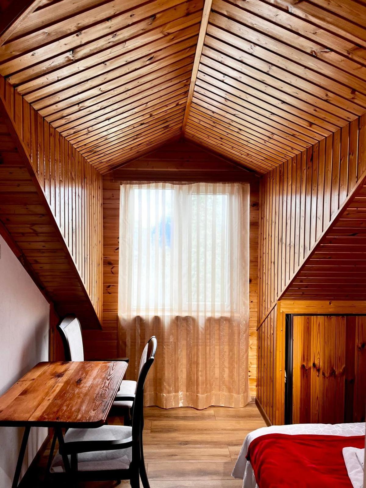 Nino & Irodi'S Guest House Kutaisi Eksteriør bilde