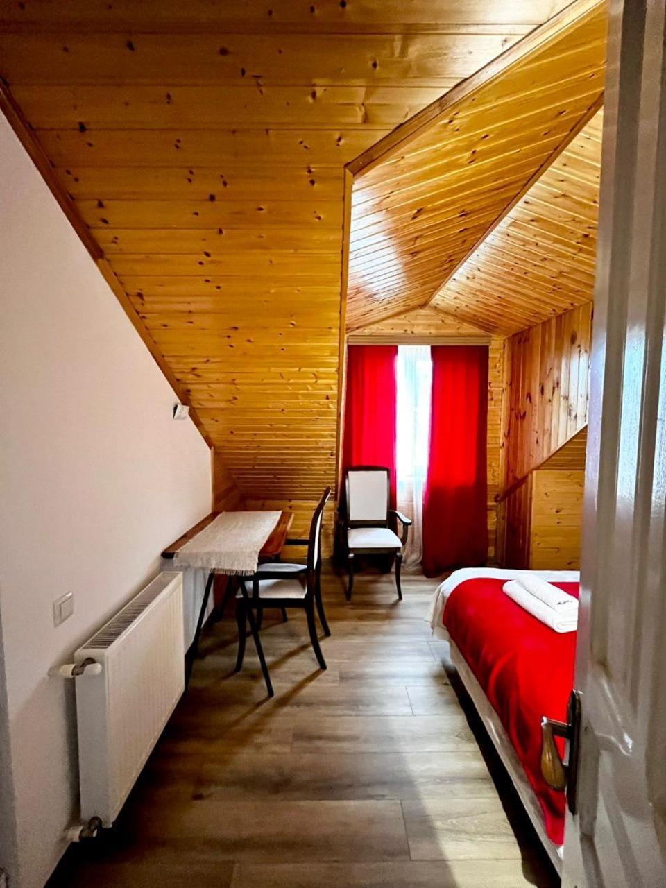 Nino & Irodi'S Guest House Kutaisi Eksteriør bilde